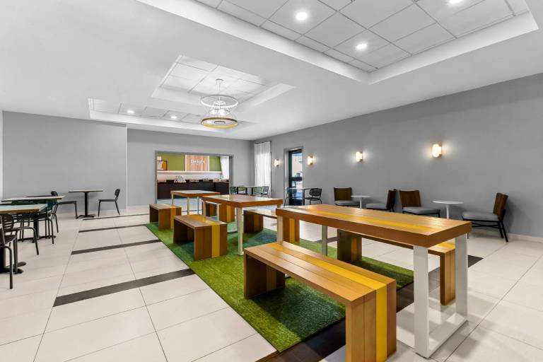 Spark by Hilton Bensalem Philadelphia — photo 5