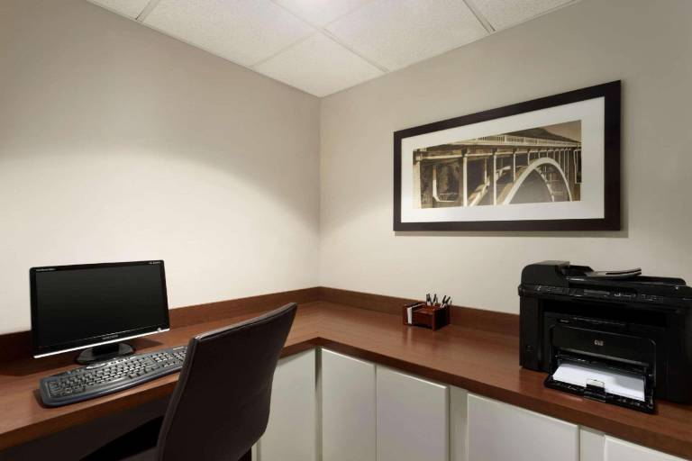 Country Inn & Suites by Radisson, Camp Springs (Andrews Air Force Base), MD in Suitland, MD
