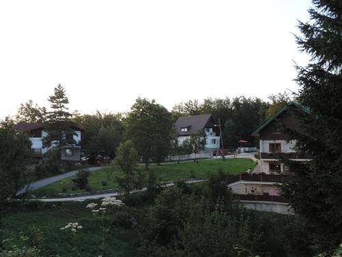 kuća  Novo Selo Koreničko