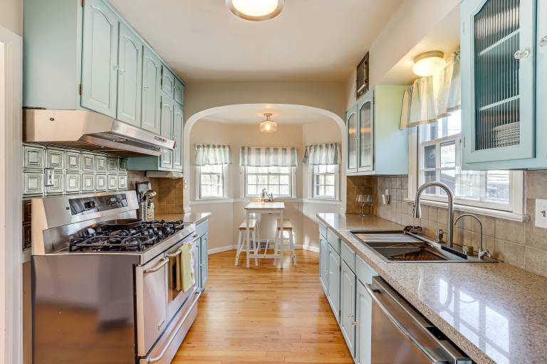 Half-Mi to UNC: Historic Dtwn Greeley Home — photo 2