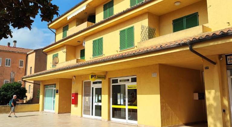 Rental apartment with patio | Next to the beach | Pet-friendly in Palau
