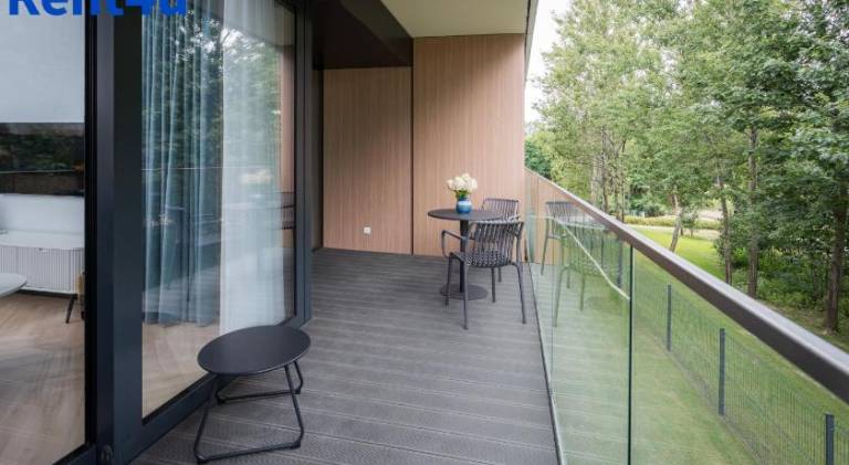 Apartment with pool & hot tub — photo 4