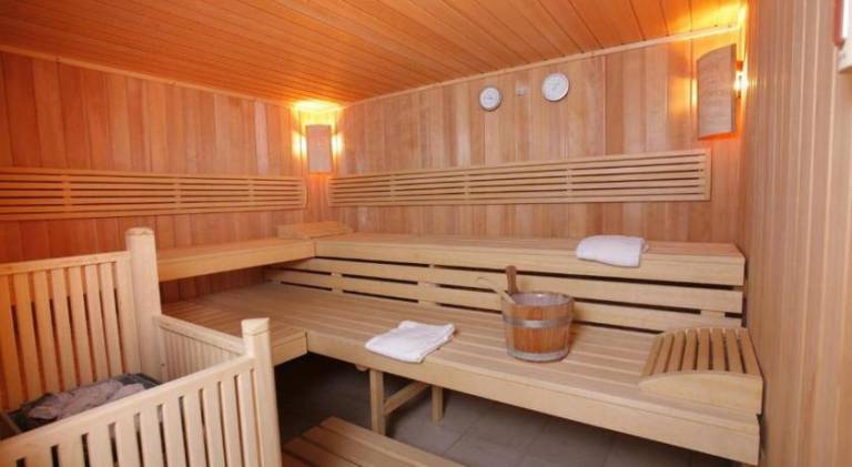 Holiday apartment with sauna, pool & patio — photo 4