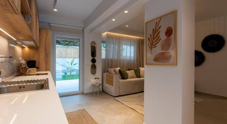 Rental apartment with terrace, yard & pool | Beach nearby | Pets allowed — photo 3