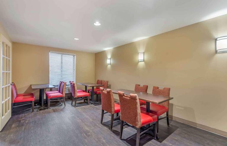 Extended Stay America Suites - Chicago - Lombard - Yorktown Center — photo 4