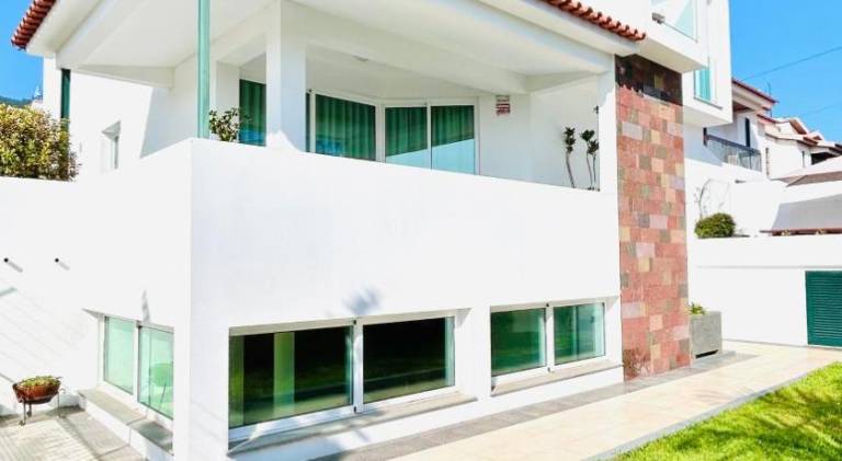 Villa | Near Farmers Market | Pets allowed — photo 5