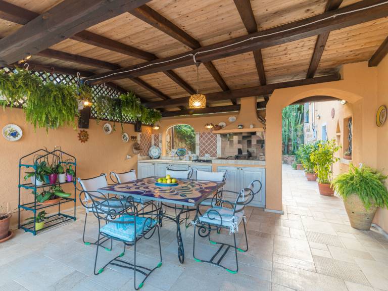 Fully equipped beautiful vacation home with barbecue, garden & patio | Sea view | Beach nearby | Dogs allowed — photo 2