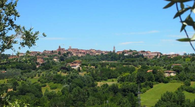 Apartment with 3 rooms for 8 persons in Siena