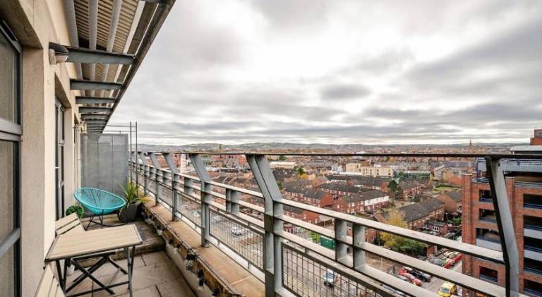Great Value Luxury Apt in Belfast City Centre with parking — photo 5