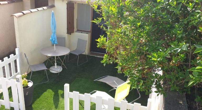 Rental apartment with 1 room for 2 persons in Gréoux-les-Bains
