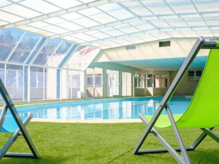 Mobile home with patio, barbecue & heated pool | Dogs allowed — photo 5