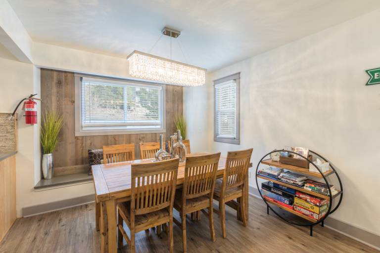 Beautifully Remodeled Townhome Next to Ouray Hot Springs River Views — photo 4