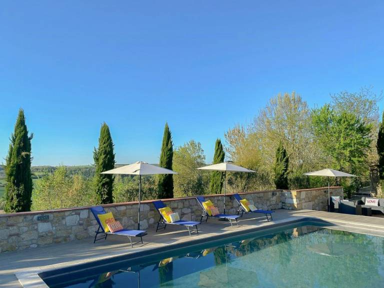 Vacation home with BBQ, garden & private pool — photo 4