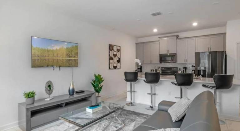 House with pool in Kissimmee, FL