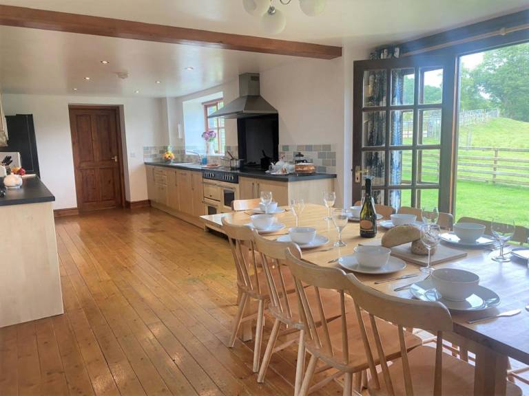 Fully equipped lovely cottage with yard, barbeque & jacuzzi | Dogs allowed — photo 4