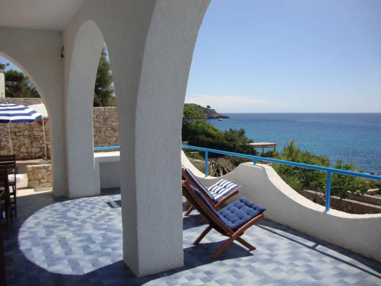 Villa with patio & yard — photo 2