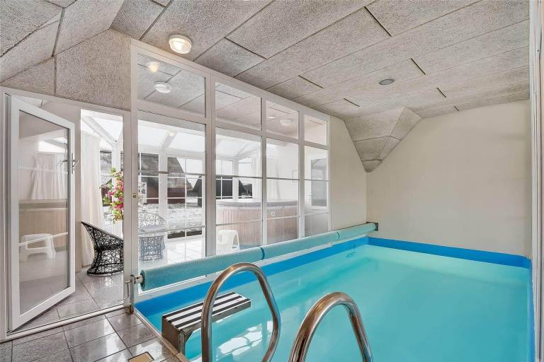 Fully equipped beautiful vacation home with pool, yard & patio | Pets are welcome — photo 4