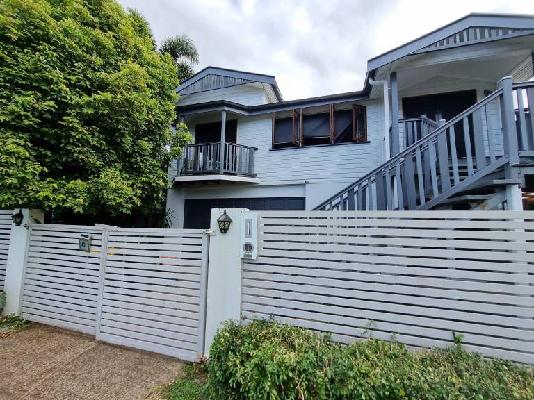 House  Cairns City