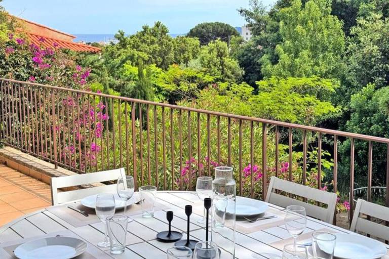 Rental apartment with patio & yard | Garden view | Dogs allowed in Sainte-Maxime