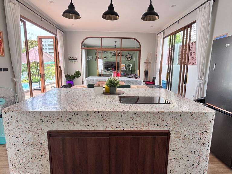 Villa with barbecue, pool & garden — photo 4