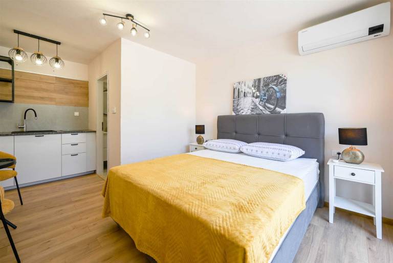 Studio with patio in Rovinj
