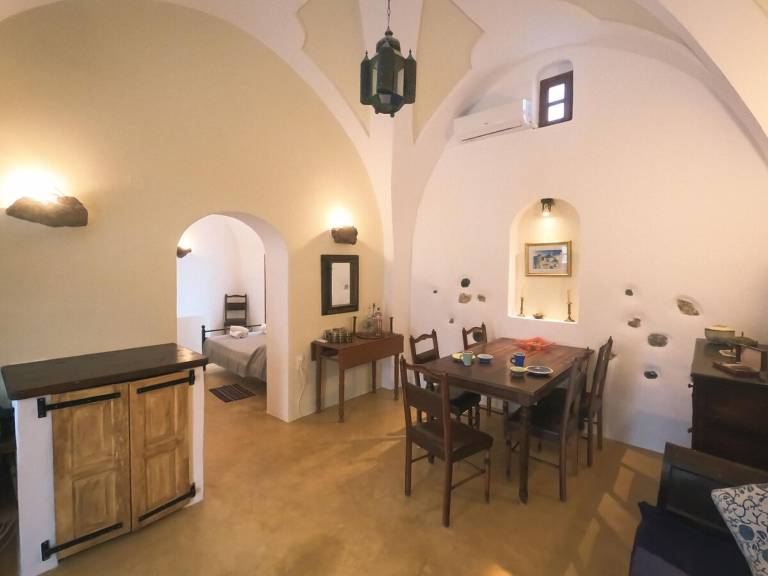House for 2 persons in Santorini