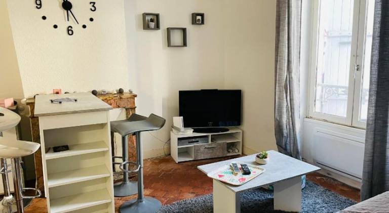 Holiday apartment with 1 room for 4 persons in Orléans