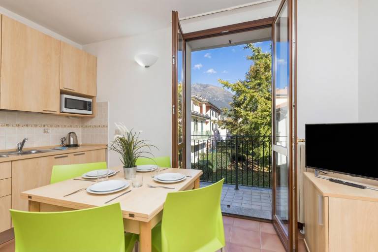 Apartment with garden | Mountain view in Porlezza
