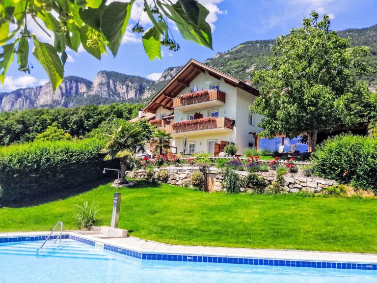 Ferienwohnung mit Hund in Kurtatsch, Tramin an der Weinstraße für max. 4 Personen Ferienwohnung mit Hund in Kurtatsch, Tramin an der Weinstraße für max. 4 Personen