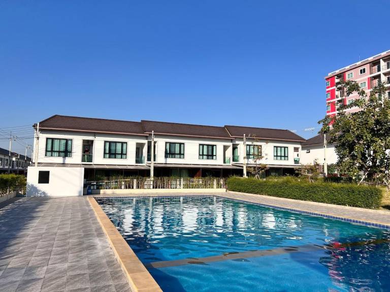 Vacation home with pool in Pattaya