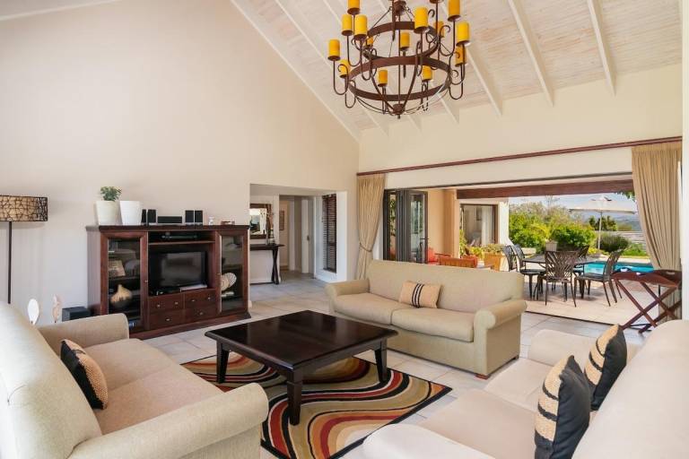 Fully equipped house with pool, garden & BBQ | Perfect for remote work | Pets are welcome — photo 2
