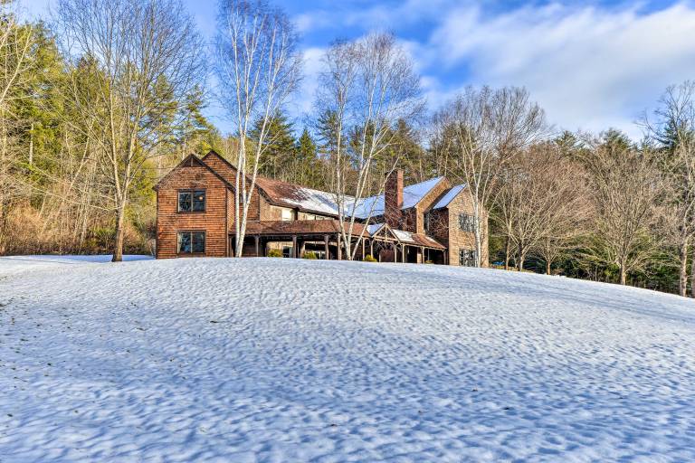 Keene Villa Near Skiing, Swimming & Hiking! — photo 3