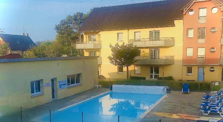 Apartment with pool in Bayeux