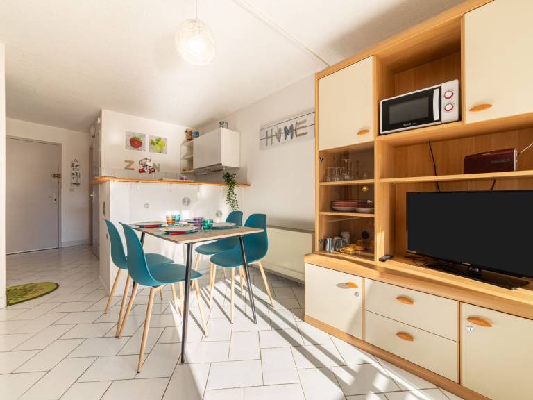 Rental apartment with terrace & yard | Close to the beach | Pets are welcome — photo 3