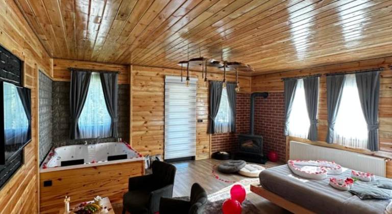 Serviced apartment with jacuzzi, patio & garden | Good for workation in Camlihemsin
