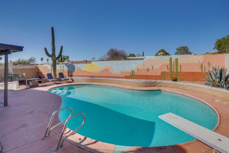 5 Mi to Saguaro National Park Desert Gem w Pool