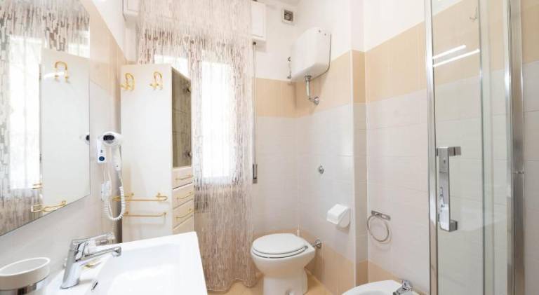 Rental apartment with 2 rooms for 4 persons — photo 2