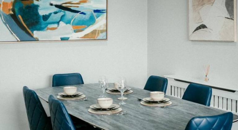 Urban Elegance: Luxury; Sleeps 6 — photo 2