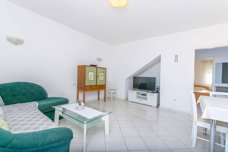 Holiday apartment with barbeque & patio | Sea view — photo 4