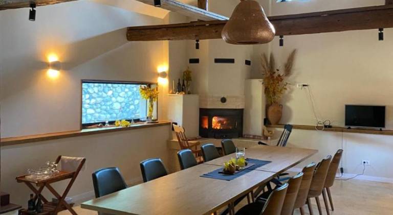 Lodge with yard, barbecue & patio in Brasov