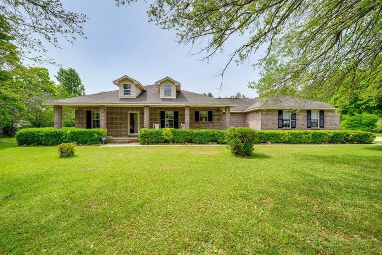 Perry Family Home on 2 Acres w/ Private Pool — photo 3