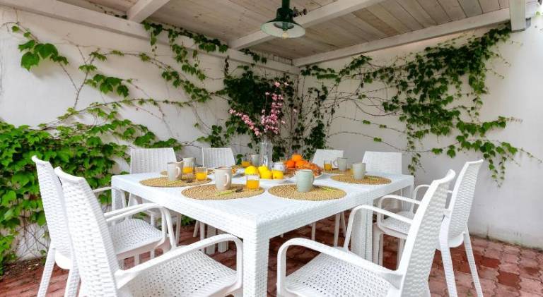 House | Close to the beach | Pets allowed — photo 3