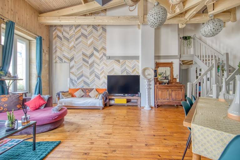 Duplex Heart of Bordeaux – Elegance, Comfort and City Views — photo 5