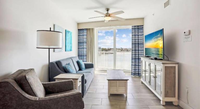 House with pool & hot tub in Treasure Island, FL