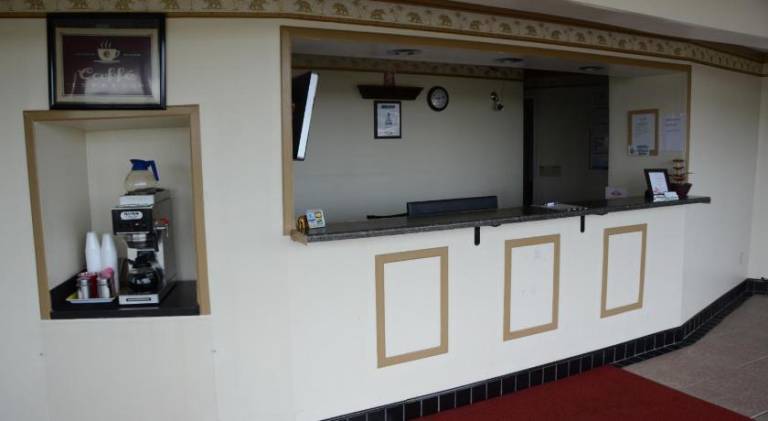 Big Spring Inn Madisonville — photo 4