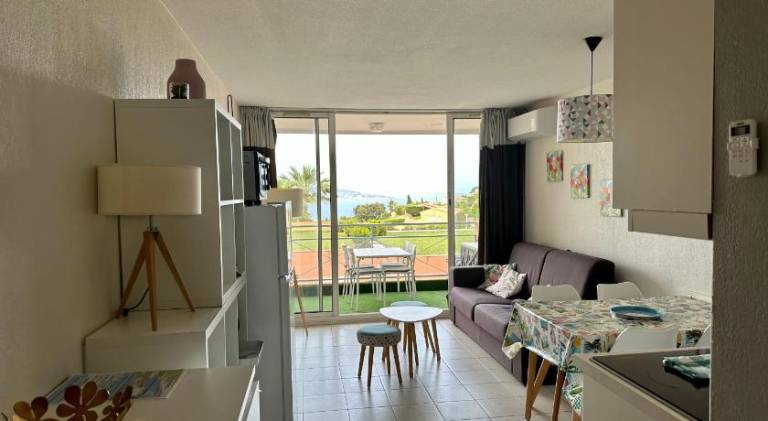 Vue mer et sur la baie de Cannes piscine 450m2 randonnee VTT au pied de l Esterel — photo 4