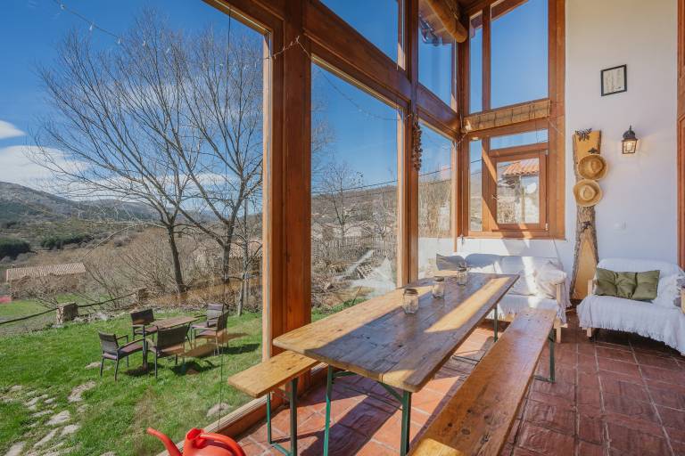 Vacation home with fast internet, yard & terrace | Garden view — photo 3