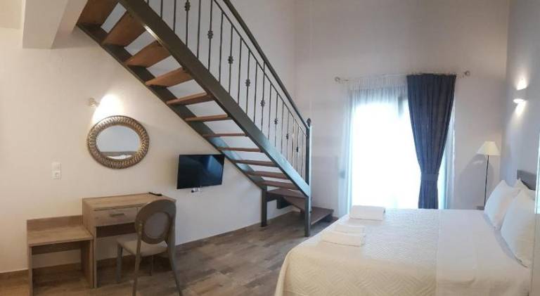 Serviced apartment with pool & patio | Beach nearby | Pets are welcome — photo 2