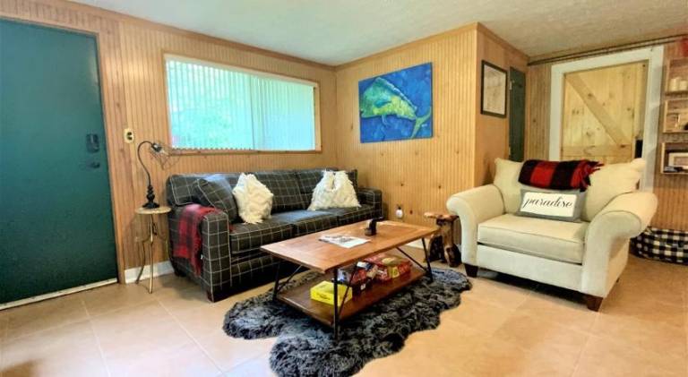 Vacation home with jacuzzi — photo 2