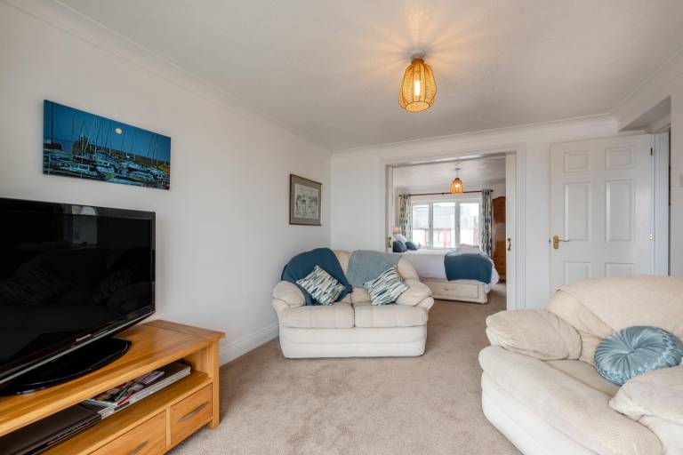 Fully equipped cottage with garden | Water view | Next to the beach | Pets allowed — photo 3